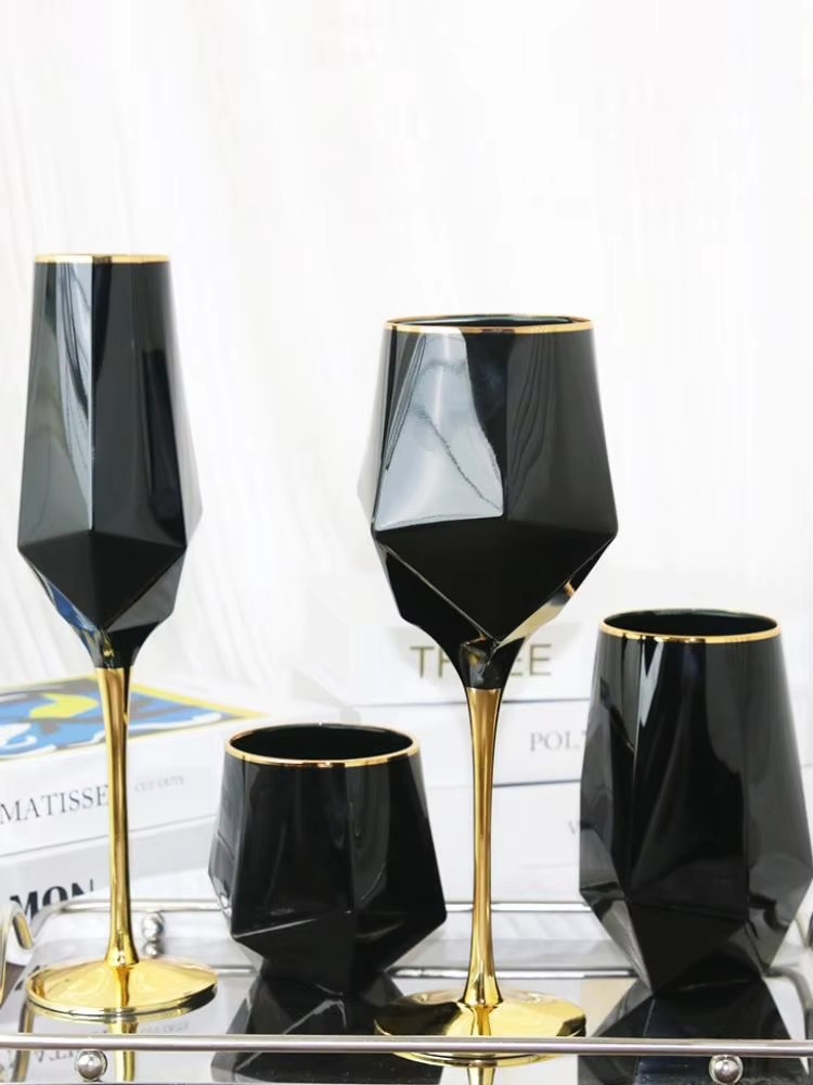 Wine Beer Champagne - Copa de vino con borde dorado