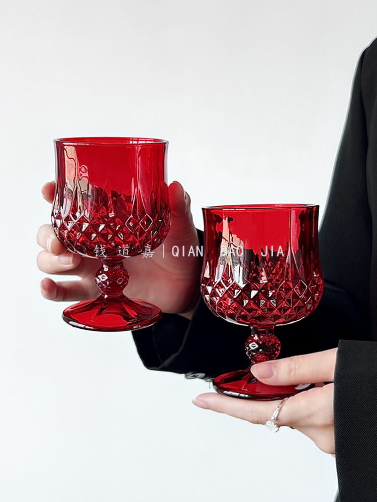 Copa de vino tinto con relieve - Wine Beer Foot reseña y precio