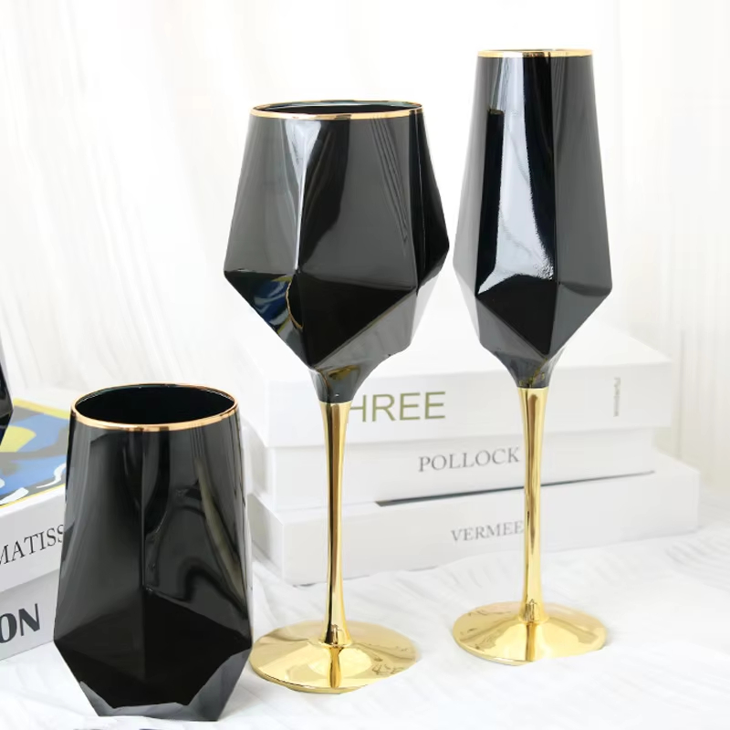 Copa de vino con borde dorado  - Wine Beer Champagne reseña y precio